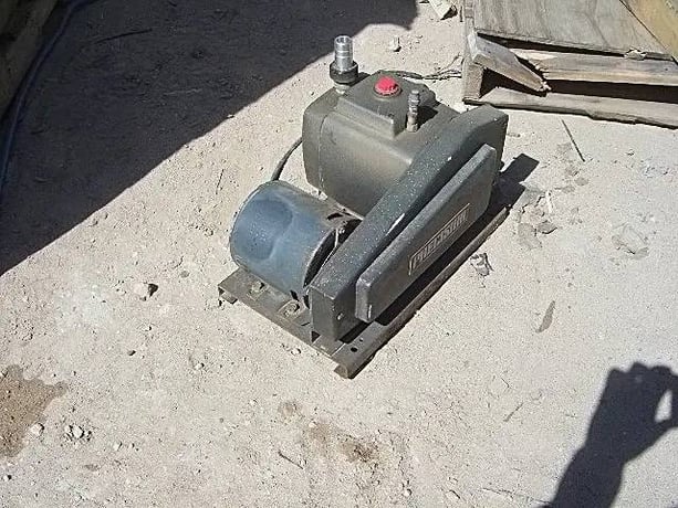Precision Scientific Scientific Co. #D75, Vacuum Pump, 0.33 HP, 1725 RPM, 0.75" Inlet/Outlet - Image 3