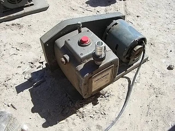 Precision Scientific Scientific Co. #D75, Vacuum Pump, 0.33 HP, 1725 RPM, 0.75" Inlet/Outlet - Image 6