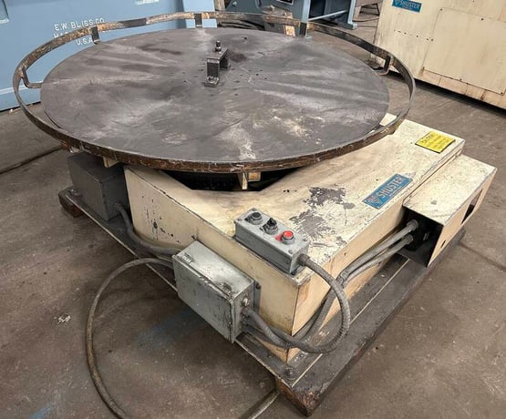 4000 lb. Shuster #MR4000, pallet type wire uncoiler, 36" wide, 56" outside dimensions, 250 FPM variable - Image 1