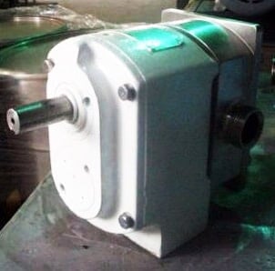 APV #3UR, Positive Displacement Pump, O-ring seals, (2) 1-1/2" diameter Inlet/Outlet - Image 6