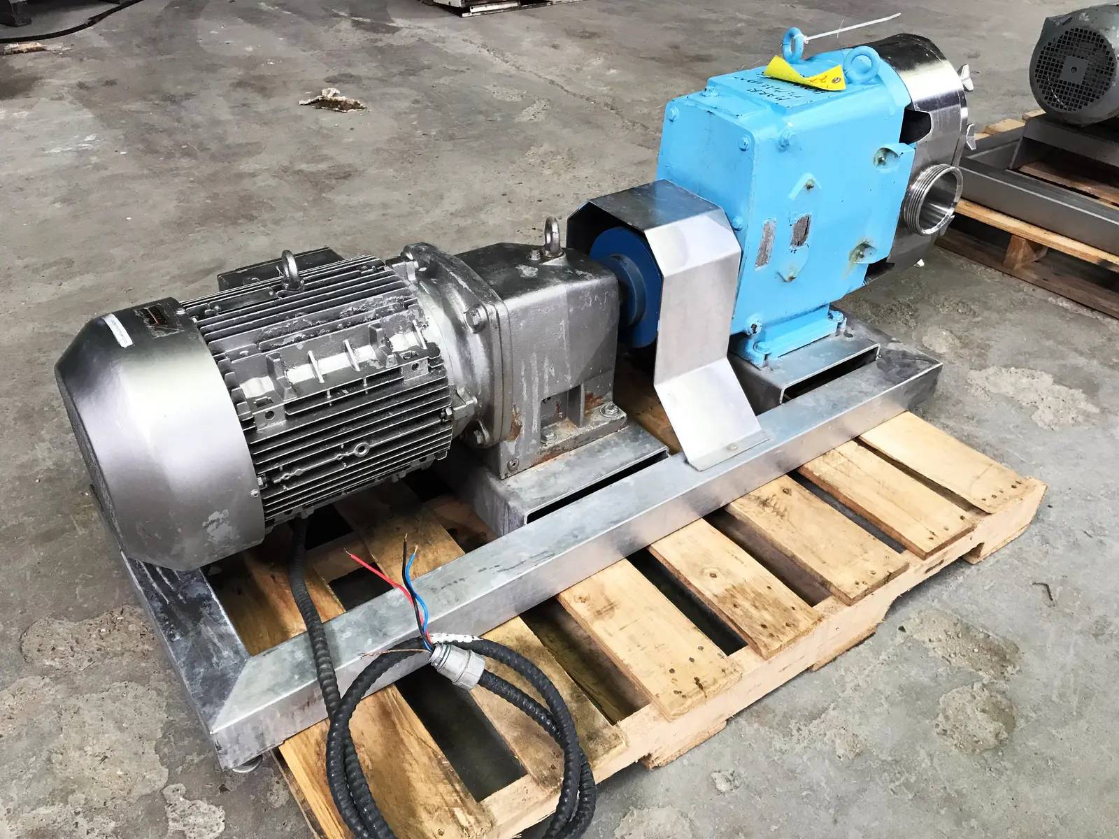 310 GPM @ 200 psi, Waukesha Cherry-Burrell #220, Positive Displacement Pump, 0.522 Gallon, 15 HP, 1765 RPM - Image 3