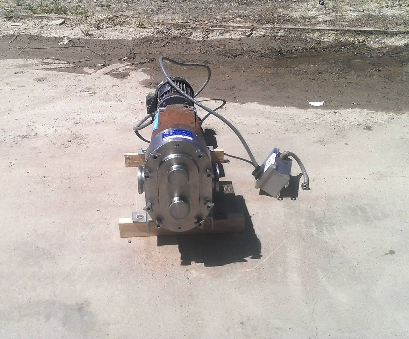 310 GPM @ 200 psi, Waukesha Cherry-Burrell #220, Positive Displacement Pump, 0.52 Gallon, 5 HP, 1725 RPM, 460 - Image 3