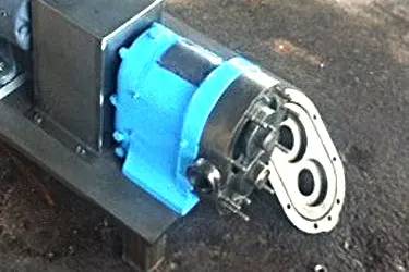 36 GPM @ 200 psi, Waukesha Cherry-Burrell #25, Positive Displacement Pump, 0.06 Gallon, (2) 1.5" Inlet/Outlet - Image 5