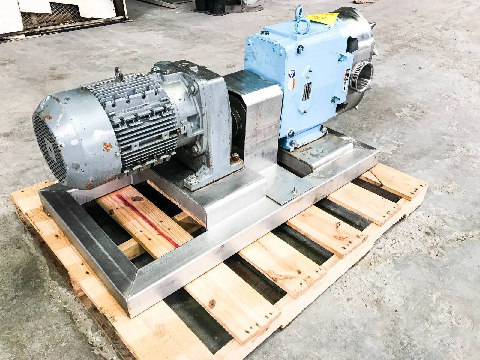 310 GPM @ 200 psi, Waukesha Cherry-Burrell #220-U1, Positive Displacement Pump, 0.522 Gallon, 15 HP, 1765 - Image 3