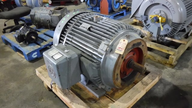 200 HP 3600 RPM General Electric, Frame 445TSC, TEFC BB, 460 Volts (2 available) - Image 3