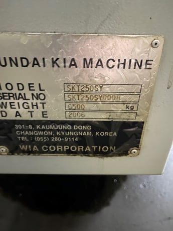 Hyundai Kia #SKT250SY, Fanuc 18iTB, 30 HP main, 10 HP sub, 3" bar, Y-Axis, live tools, parts catcher, tool - Image 5