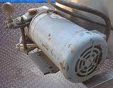 60 gallon Cat High Pressure Pump with Tank, 3 HP, 3450 RPM, 230/460 V, 26" diameter x 27" H inside tank - Image 4