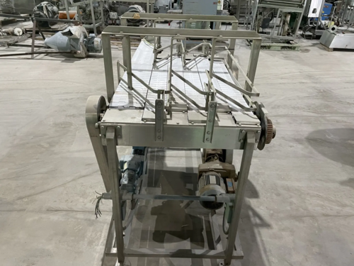 Arrowhead Conveyor, Bottle Combiner Conveyor, 1.5/0.75 HP, (5) 4-1/2" belts, (1) 7-1/2" belt, 13" H Clearance - Image 5