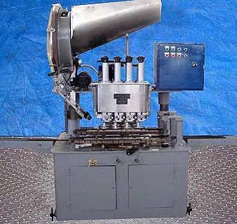 Resina #U40-484, Capper, 31.5 mm wide Capacity chute, 0.33 HP motor, (8) .20 HP and 1140 RPM Rotors - Image 3