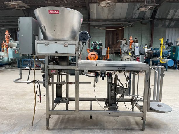 Cutler-Hammer Inc #310, automatic form fill & sea, 0.5/0.16 HP, (50) 3 lbs to 10 lbs bags/min., 1999 - Image 3