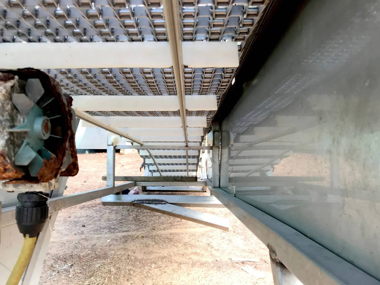 18" wide, Stainless Steel Incline Conveyor, 1.5" Cleats - Image 7