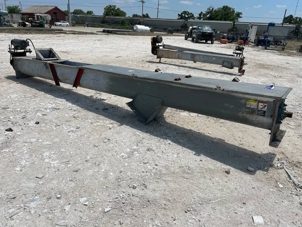 17.5' long, galvanized, 3 HP, 38" L x 17.5' width x 32" H Shipping, 200" Chute - Image 3