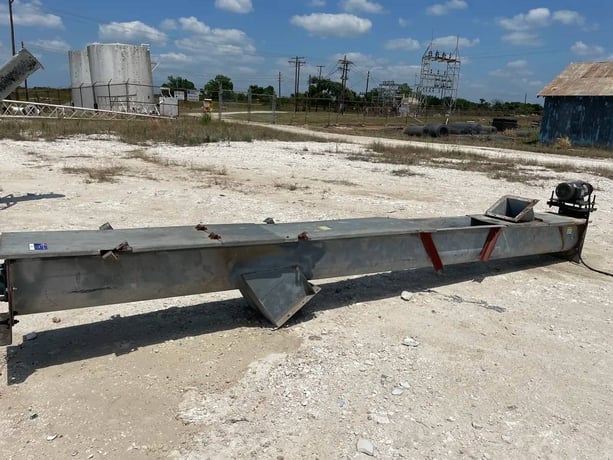 17.5' long, galvanized, 3 HP, 38" L x 17.5' width x 32" H Shipping, 200" Chute - Image 6