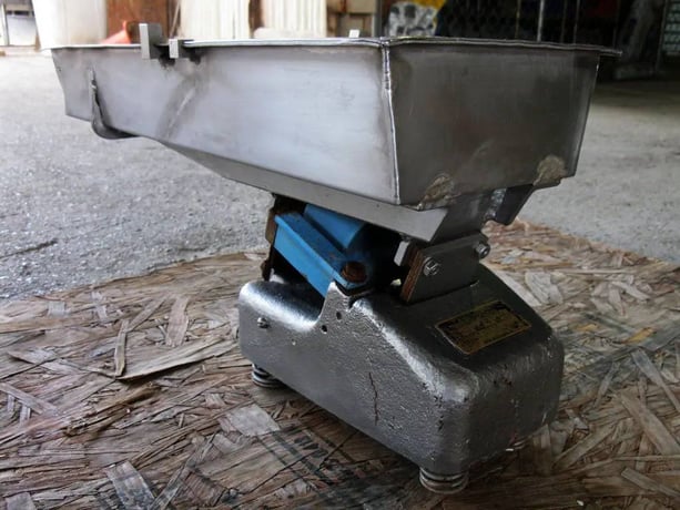 Syntron #F0-1, Vibra-Flow Vibrating Feeder, 20-1/4" L x 8" width x 2" H Feed - Image 4