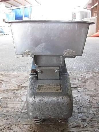 Syntron #F0-1, Vibra-Flow Vibrating Feeder, 20-1/4" L x 8" width x 2" H Feed - Image 5