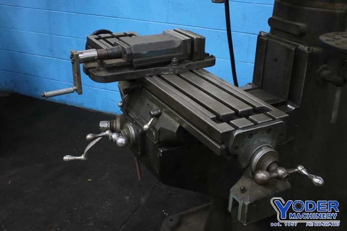 Round Tower #1-1/2, ram type vertical mill, 9" x42" table, 1 HP, forward/reverse, vise, #76541 - Image 4