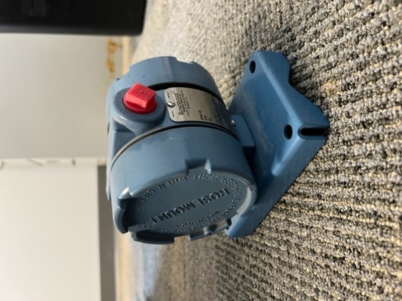 Rosemount #0444TK2D1A2NA, Temperature Transmitter, 280/840 C span, 350 to 900 F - Image 1