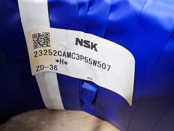 NSK #23252CAMC3P55W507, spherical roller bearing, 260x480x174mm, new NIB (2 available) - Image 3