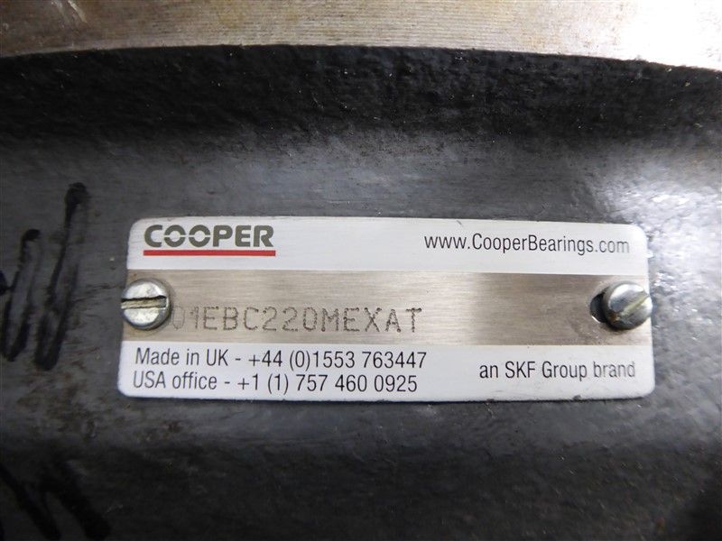 Cooper #01EBC220MEXAT, Light Series metric retained bearing w/housing, 220mm, used - Image 6