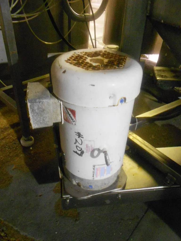 750 gallon Stainless Steel Mixing Tank, 1.5 HP, 4' diameter x 8' H tank, cone top & bottom - Image 5