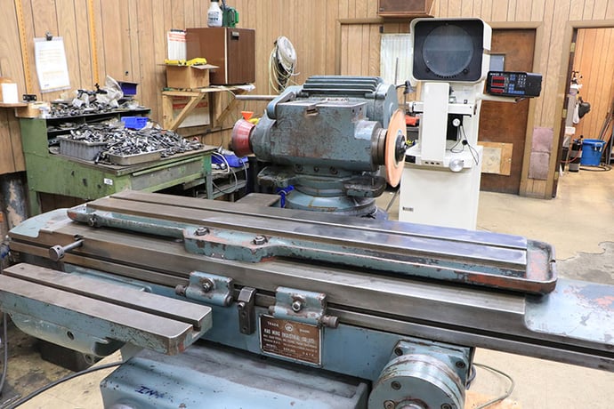 Kao Ming #KM-40S, universal tool & cutter grinder, tilting wheelhead, 1980 - Image 5