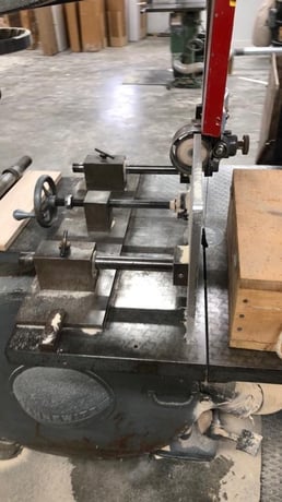30" x 15" Tannewitz #PH, vertical band saw, 30" wheel diameter, 5 HP, 700 SFPM, 1.25" x 17' blade, S/N 16081 - Image 3