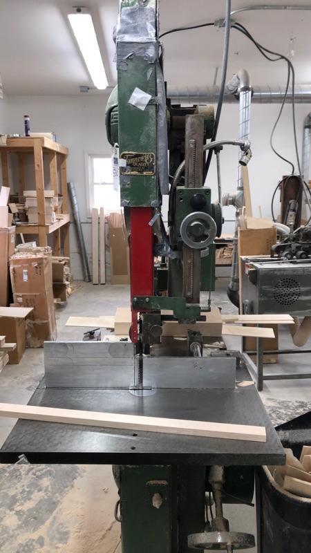 30" x 15" Tannewitz #PH, vertical band saw, 5 HP, 7000 SFPM, 26" x28" table, S/N 84065, 1985 - Image 4