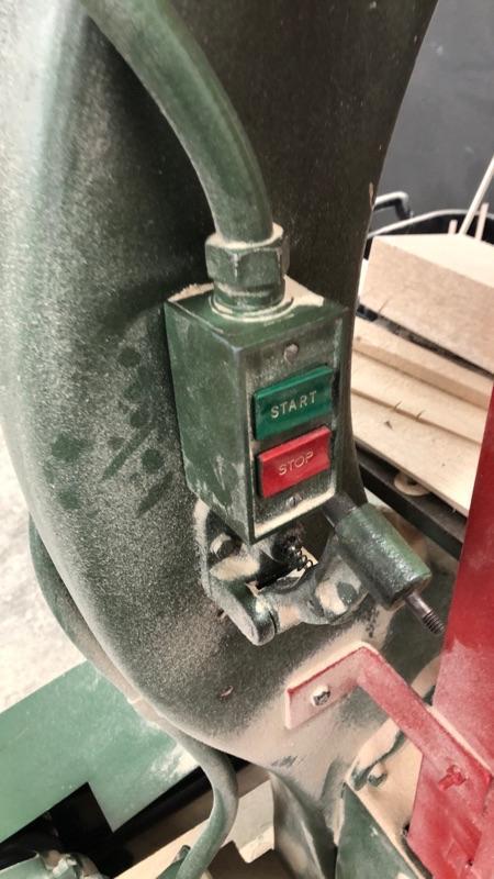 30" x 15" Tannewitz #PH, vertical band saw, 5 HP, 7000 SFPM, 26" x28" table, S/N 84065, 1985 - Image 5