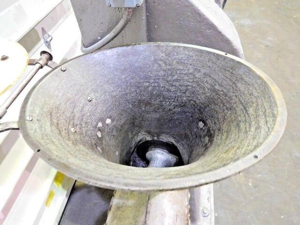 Buffalo #66B, Heavy Duty Grinder, 25 HP, 230/460 V, 1175 RPM, 3 Ph., 8" Outlet w/ 1/4" holes, 16" top - Image 6
