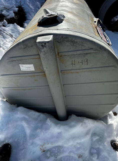 1000 gallon Underground storage tank, 10' 6" L x 4' W x 4' H - Image 2