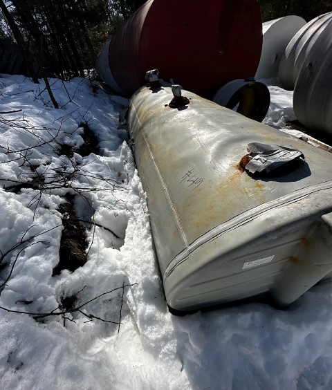 1000 gallon Underground storage tank, 10' 6" L x 4' W x 4' H - Image 3