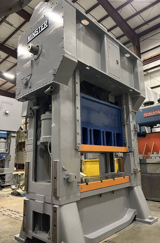 300 Ton, Minster #E2-300, 72" x36" table, 8" stroke, 36" Shut Height, 30-60 SPM, air clutch, 1981 - Image 5