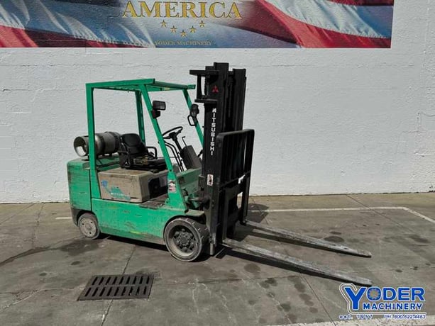 6000 lb. Mitsubushi #FGC30, LP gas forklift, 126" lift height, 48" fork length - Image 1