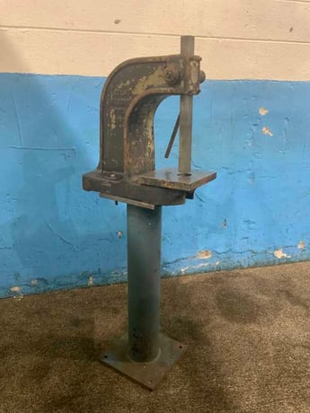 2 Ton, Atlas #1, arbor press, 14" work diameter, 1-5/8" arbor, 11" open height - Image 3