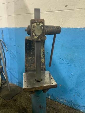 2 Ton, Atlas #1, arbor press, 14" work diameter, 1-5/8" arbor, 11" open height - Image 4