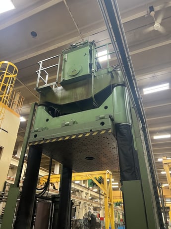 224 Ton, Reis #TUS-180-OK-200, hydraulic 4-post spotting press, 71" stroke, 98" DL, 71" x 98" bed, 1994 - Image 7