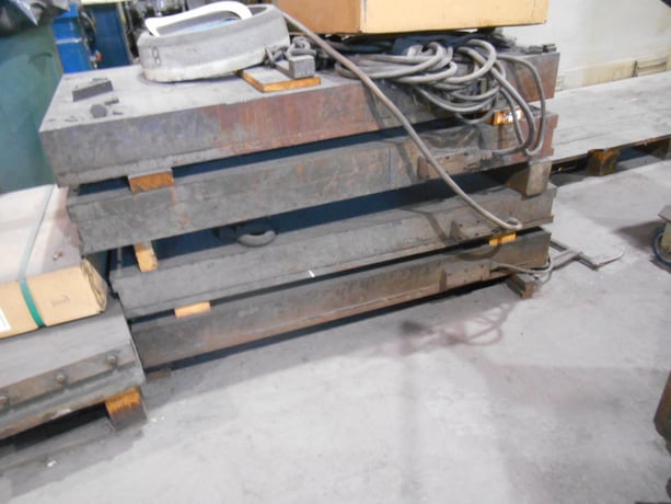 36" x 196" Thompson #6C, horizontal spindle surface grinder, 30 HP, excellent running condition - Image 8