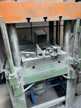50 Ton, Hammond, 4-post hydraulic press w/top mounted hydraulic system, 20" x24" bolster - Image 4