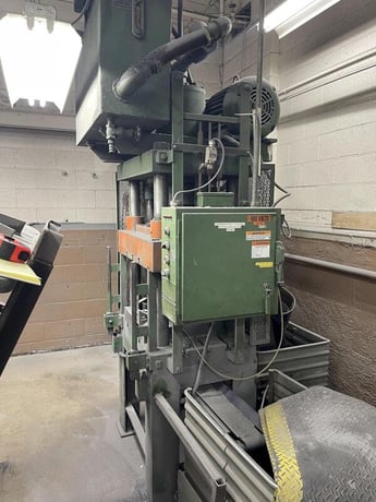 50 Ton, Hammond, 4-post hydraulic press w/top mounted hydraulic system, 20" x24" bolster - Image 5