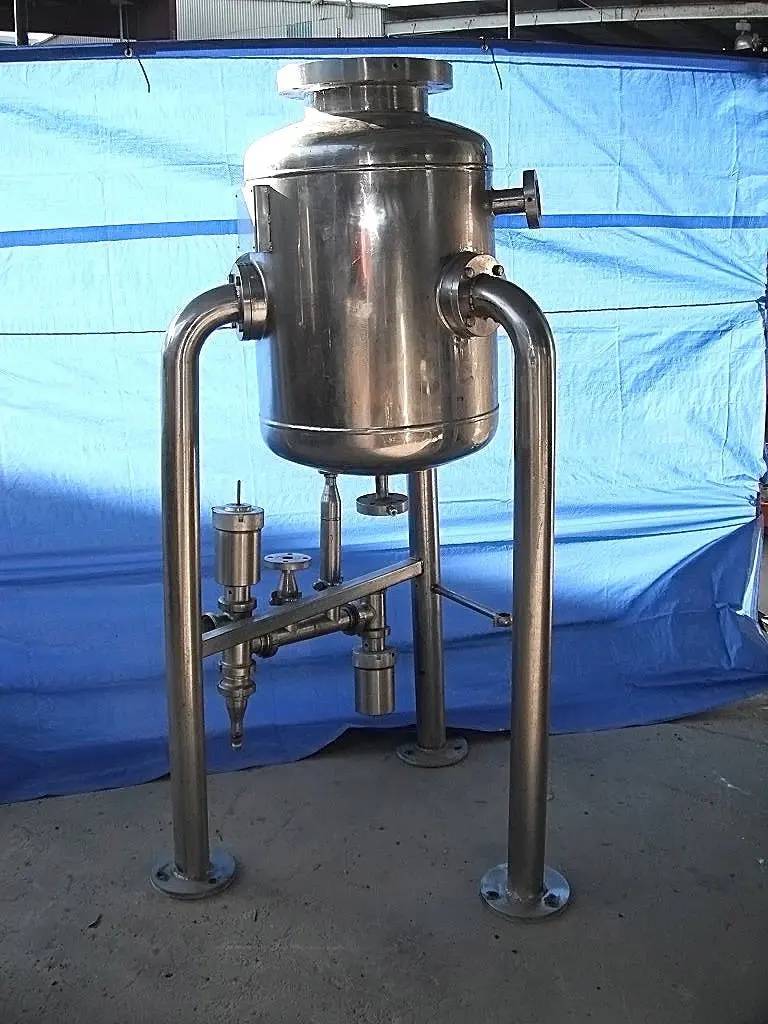 Rossi & Catelli, 25 gallon, Vacuum Chamber, 42 psi, 1" diameter w/ 4-1/2" diameter Flange inlet - Image 3