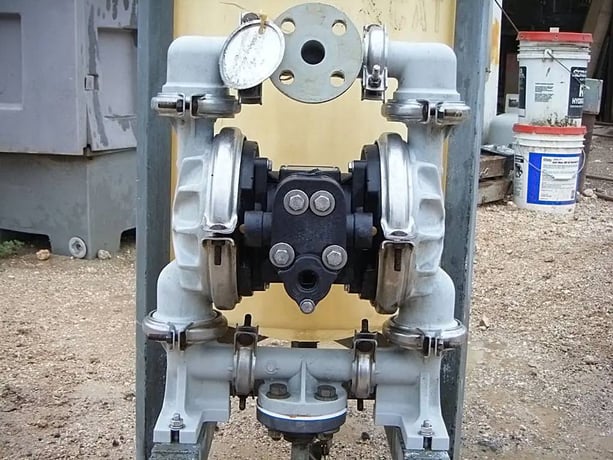 1" Warren Rupp #PB1-A, Double Diaphragm Pump, 100 psi, 5/8" diameter Mounting holes, 3/4" air valve - Image 6