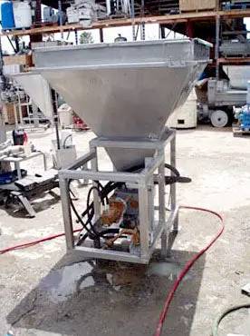 430 gallon Stainless Steel Feed Hopper, 48" L x 48" width x 52" H inside straight wall, 4' x 4' hopper - Image 6