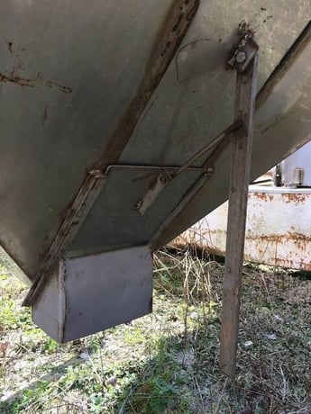Rectangular Stainless Steel Hopper/Funnel Tank w/ slide valve discharge, 8.375 x 6" discharge opening - Image 7