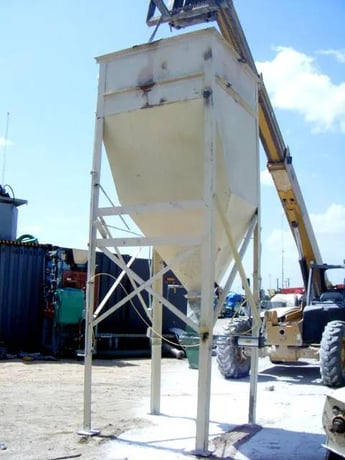 145 cu.ft. Steel Feeder/Hopper, 15' stand, 3' 2" L x 1' 9" width top access door, 10" L x 10" width inlet, 8" - Image 5