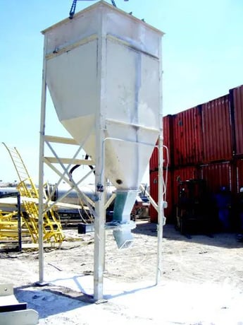 145 cu.ft. Steel Feeder/Hopper, 15' stand, 3' 2" L x 1' 9" width top access door, 10" L x 10" width inlet, 8" - Image 6