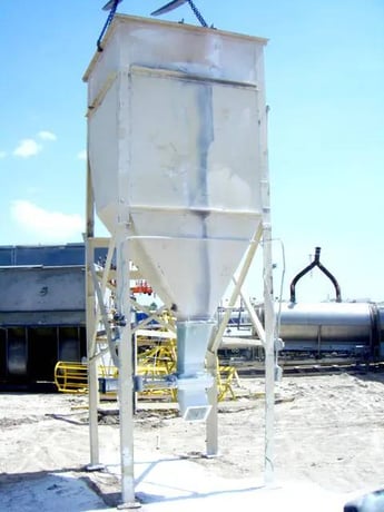 145 cu.ft. Steel Feeder/Hopper, 15' stand, 3' 2" L x 1' 9" width top access door, 10" L x 10" width inlet, 8" - Image 7