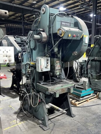 45 Ton, South Bend Johnson #45-FW-AC, single crank flywheel OBI press, 3" stroke, 11.25" Shut Height, 2.5" - Image 3