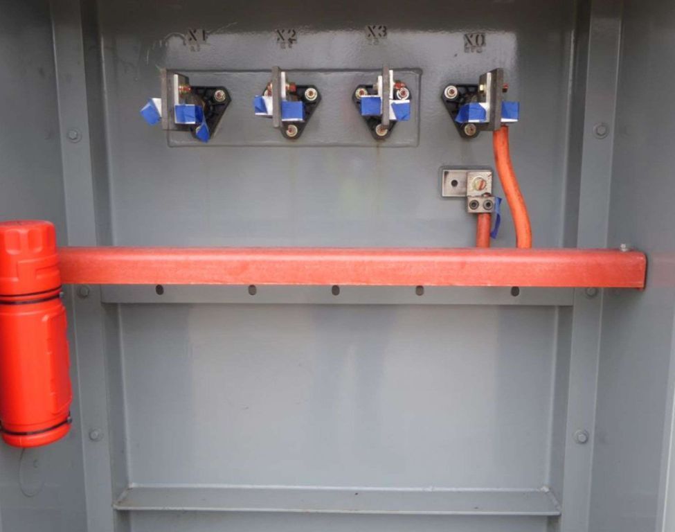 1000 KVA 13800 Delta Primary, 600Y/347 Secondary, Square D, 1990 - Image 4