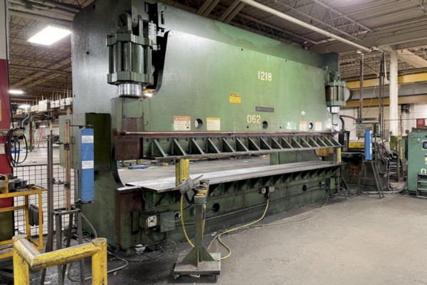 350 Ton, Cincinnati #350FM-16, hydraulic press brake, 18' overall, 201" between housing, 12" stroke, 1980 - Image 2