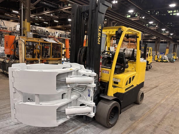 12000 lb. Hyster #S120FTPRS, 92" lowered, 185" raised mast, 60" Cascade clamp, 2018 - Image 1
